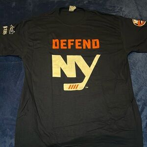 NWOT, NY Islanders “Defend NY” Islanders T-Shirt, Size L